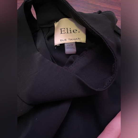 Elie black sleeveless turtleneck - Picture 2 of 3